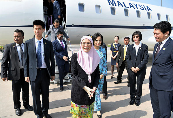 Deputy Prime Minister Datuk Seri Dr Wan Azizah arriving at the Beijing Internatioonal Airport today.