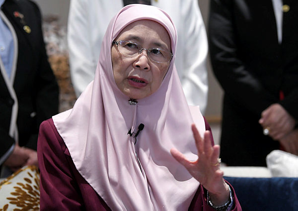 Helium, if mixed with other gases, can spell danger: Dr Wan Azizah