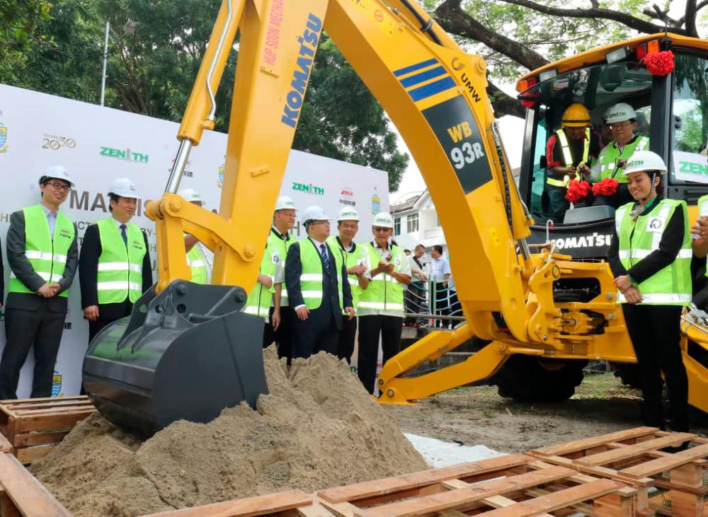 Chow, during the groundbreaking ceremony of the first project under the Penang Transport Master Plan, on Nov 2, 2019. — Sunpix bt Masry Che Ani