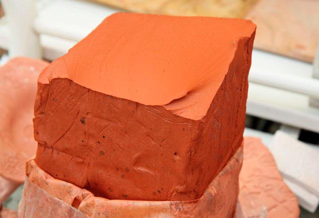 Types of ceramic clay for pottery