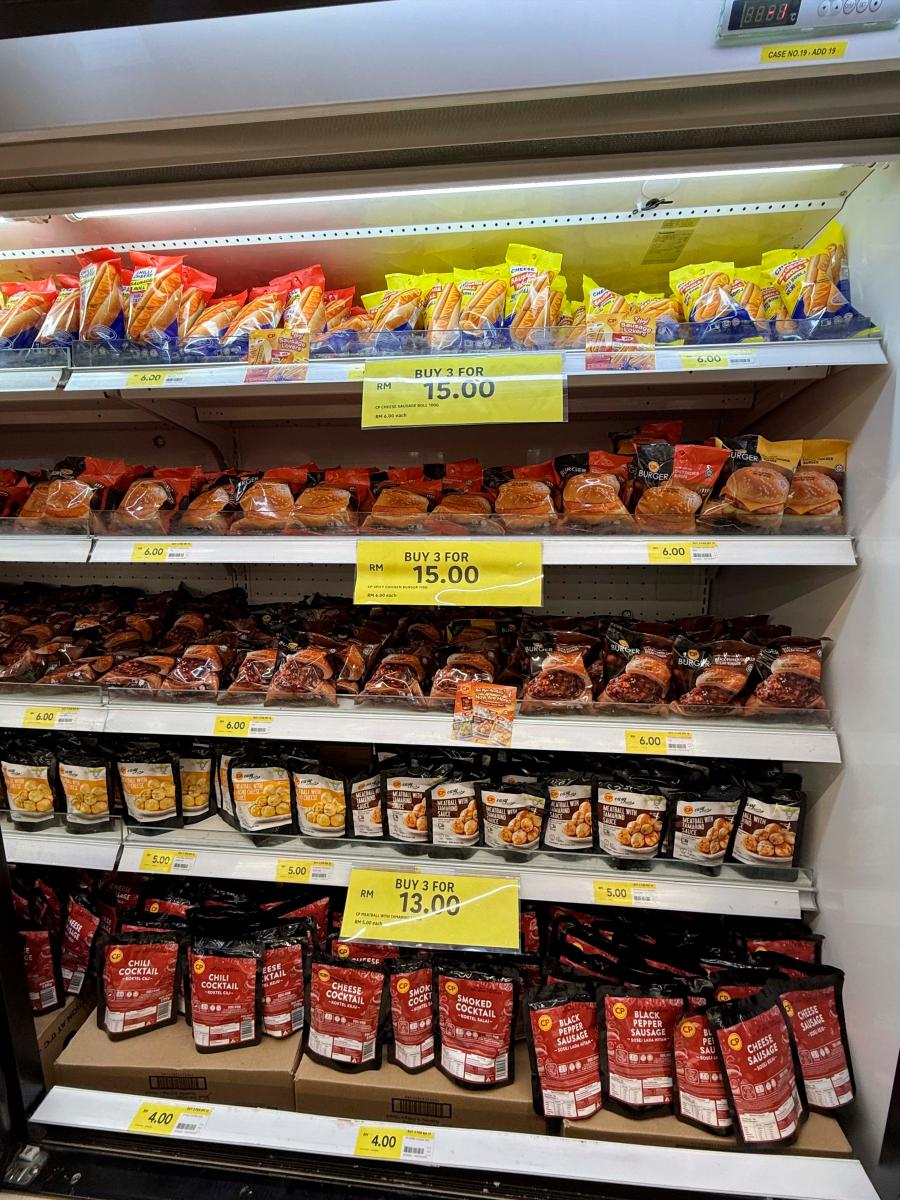 $!Malaysians’ favourite CP snacks are now available in nine selected Lotus’s stores, with a special introductory promotion of sausages and cocktail ranges at Buy 3 for RM11, meatball ranges at Buy 3 for RM13 and burgers and sausage buns ranges at Buy 3 for RM15.