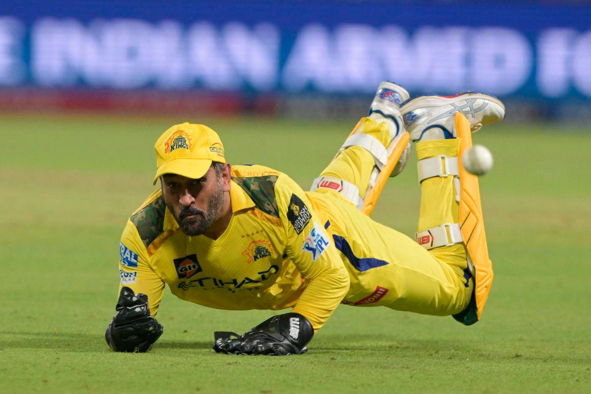 Chennai Super Kings’ Mahendra Singh Dhoni dives to stop a ball during the Indian Premier League (IPL) Twenty20 cricket match between Kolkata Knight Riders and Chennai Super Kings at the Eden Gardens in Kolkata on May 7, 2025. AFPpix
