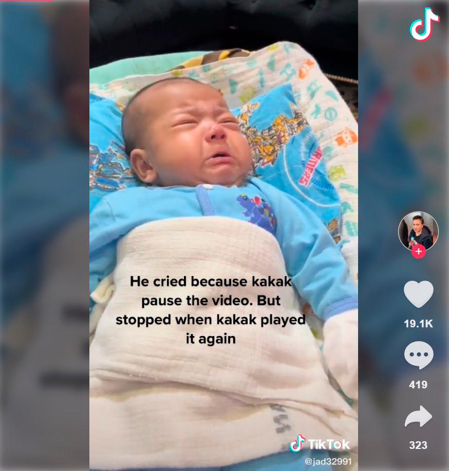 The baby started crying when the music video was paused. – TikTok/@jad32991