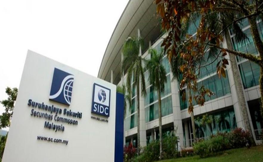 The SC says listed issuers on Bursa Malaysia as well as large non-listed companies with annual revenue of RM2 billion and above are expected to comply with the new reporting requirements in a phased approach. – Bernama filepic