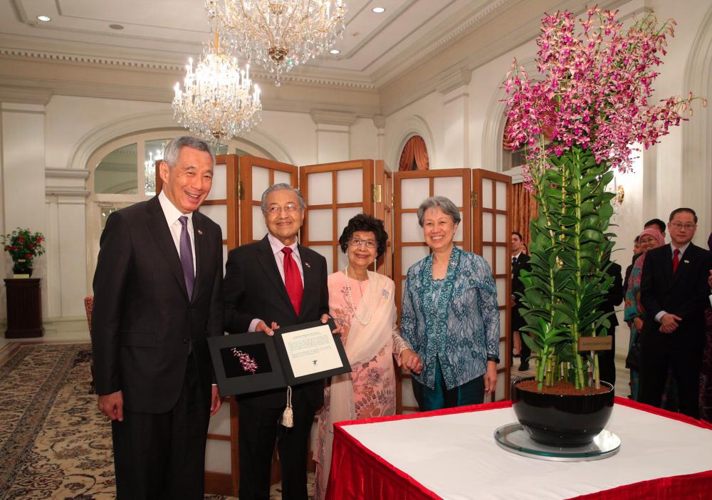 Picture from Singapore Prime Minister Lee Hsien Loong’s official Twitter account.