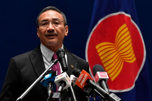 Foreign Minister Datuk Seri Hishammuddin Tun Hussein at a press conference after the closing ceremony of the 37th ASEAN Summit.-Bernama