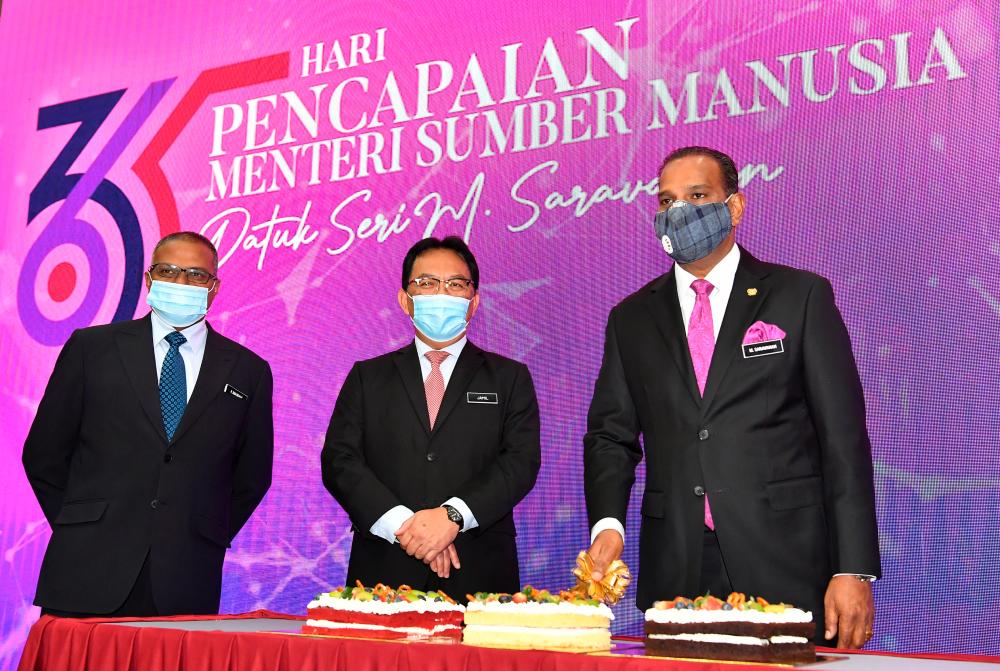 Human Resource Minister, Datuk Seri M. Saravanan (right) at a ceremony marking the Human Resource Ministry’s achievements in 365 days. — Bernama