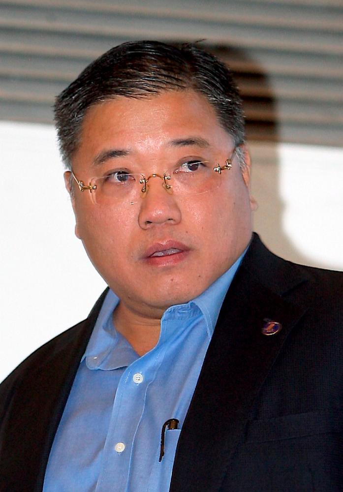 Apologise to Noor Hisham, Tiong told