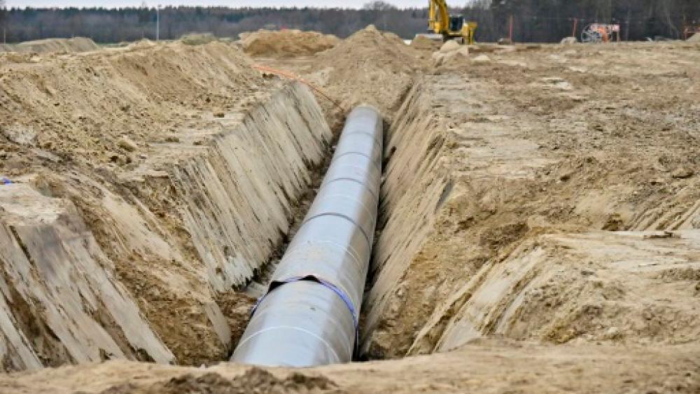 The survey, which used open source data to map hundreds of new downstream plans around the world, found that of the more than 180,000km of oil gas pipelines in development, 62,000 kilometres were in North America. — AFP