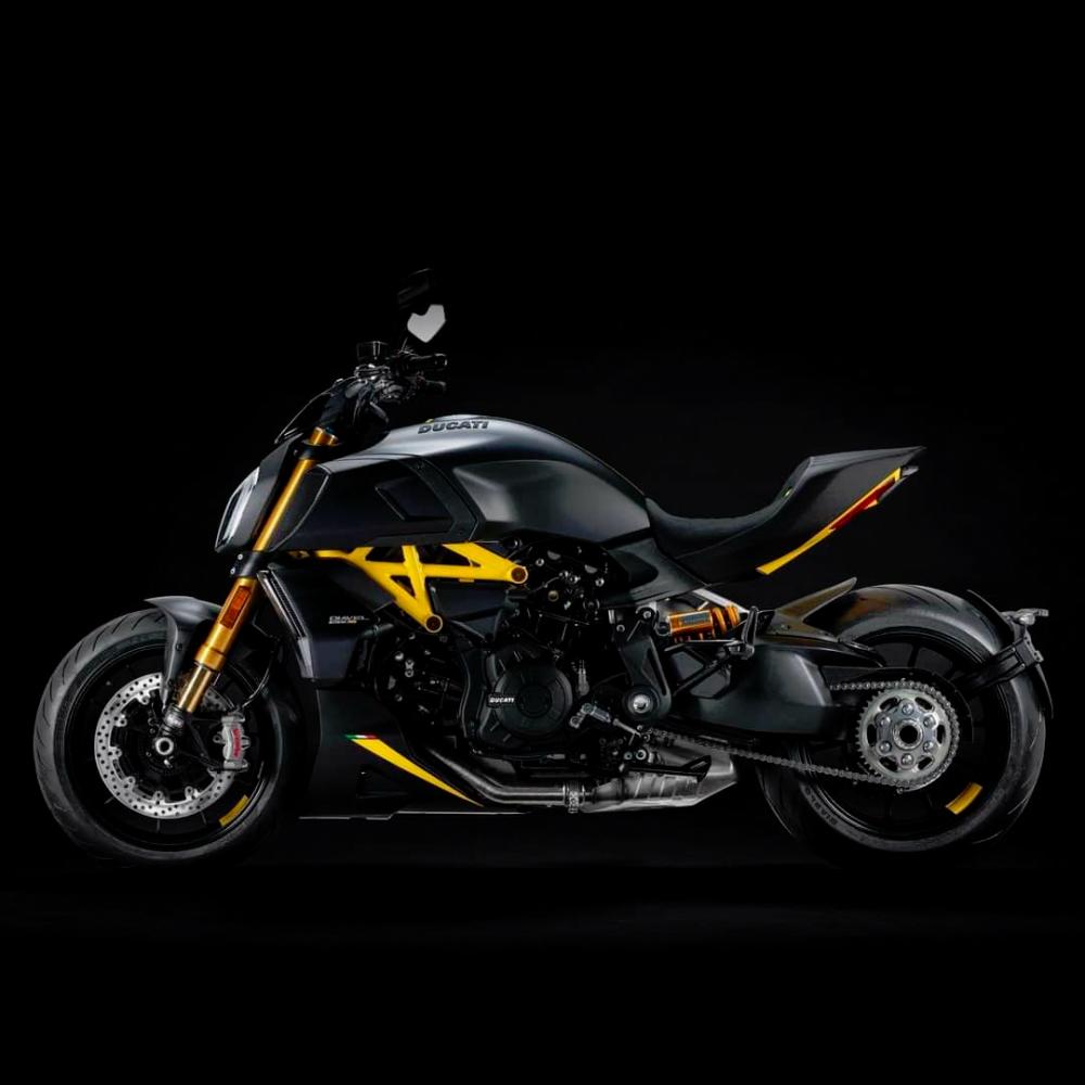 ‘Black and Steel’ Diavel 1260 S $!‘Black and Steel’ Diavel 1260 S