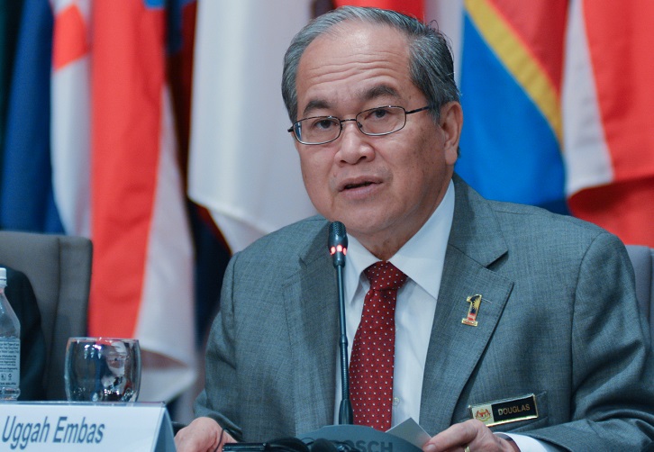 Sarawak allows immediately family members travel in pair