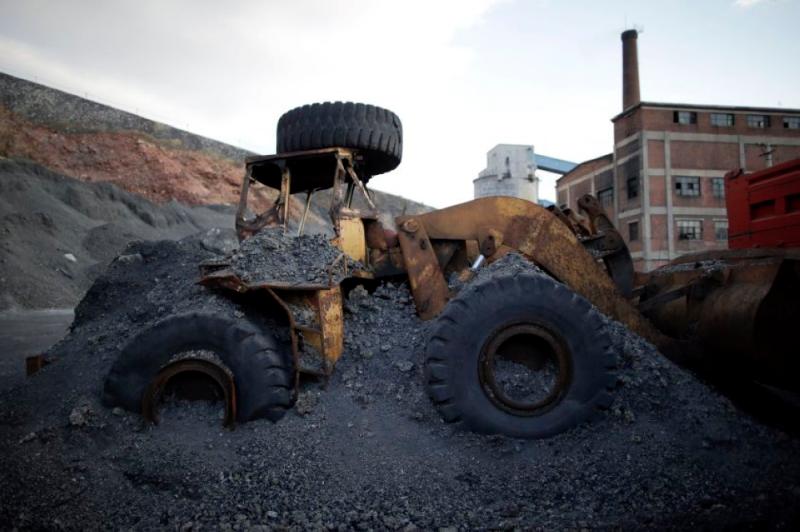 FILE PHOTO: The collapse of a coal mine in northern China last month left a total of 53 people missing or dead, a top official has said, as search and rescue work appeared to come to an end. REUTERSPIX
