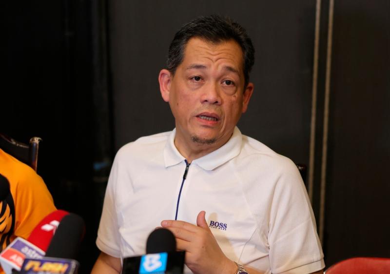 The president of the Football Association of Malaysia (FAM) Datuk Hamidin Mohd Amin speaks at a press conference in Phnom Penh//Bernamapix