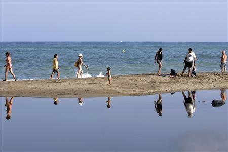 First Spanish beaches to reopen as lockdown eases
