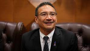 Hishamuddin apologises for vaping in Dewan Rakyat