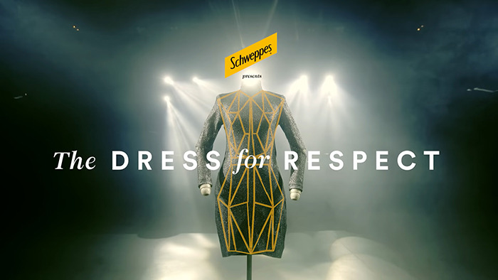 (Video) ‘Smart dress’ reveals 3 women touched 157 times without consent in 4 hours