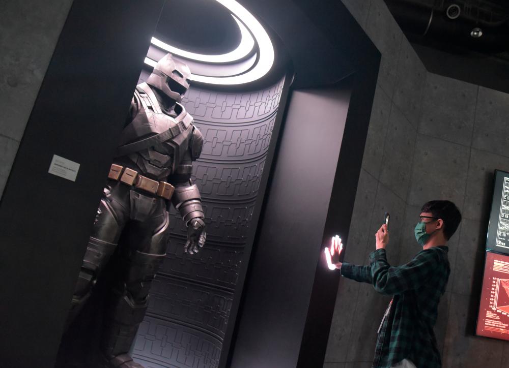 Visitors can experience interactive showcases such as Wonder Woman’s training field, Aquaman’s aquarium. – SYAZWAN ZULKIFLI/THESUN $!Visitors can experience interactive showcases such as Wonder Woman’s training field, Aquaman’s aquarium. – SYAZWAN ZULKIFLI/THESUN