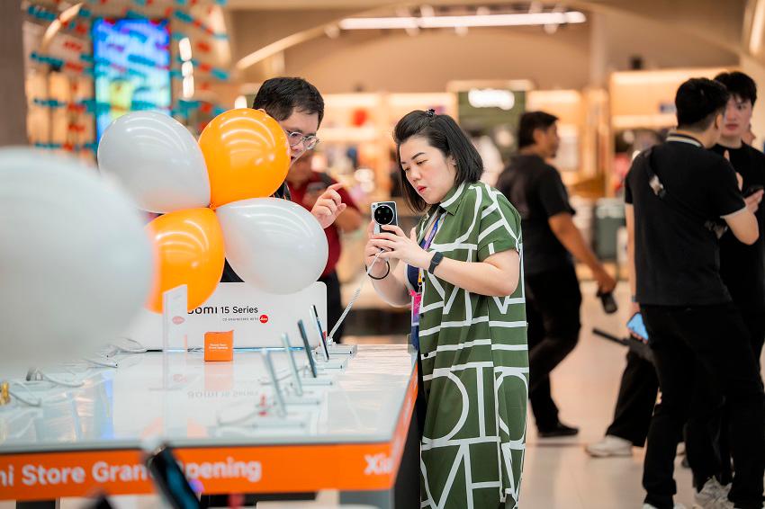 Experience the latest Xiaomi products at the outlet, which offers a holistic retail experience to customers. $!Experience the latest Xiaomi products at the outlet, which offers a holistic retail experience to customers.