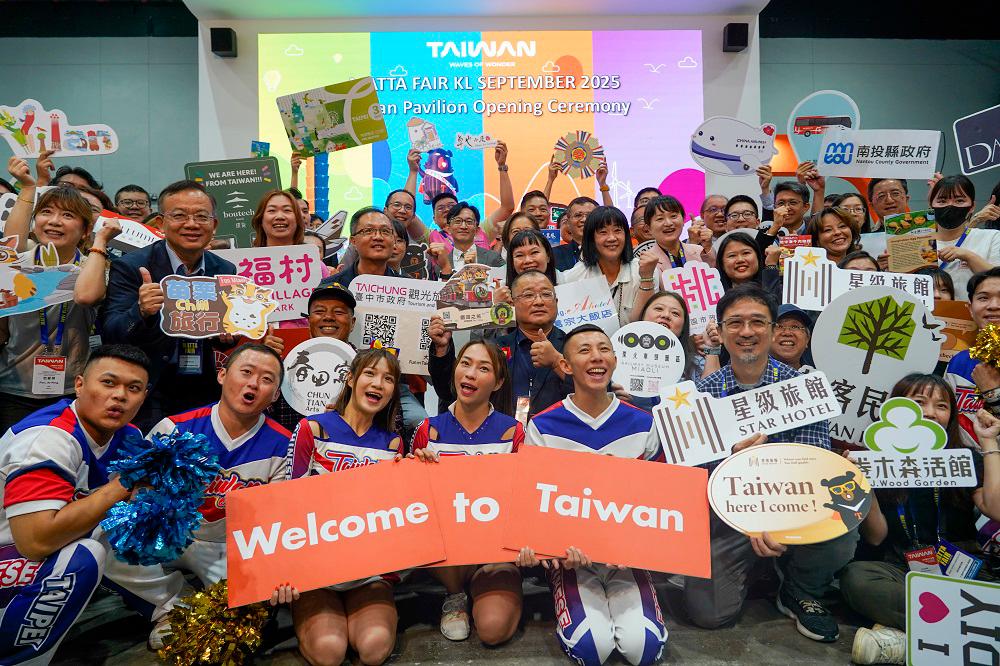 Visit Taiwan Pavilion at Matta Fair Kuala Lumpur 2025. – AMIRUL SYAFIQ/THESUN $!Visit Taiwan Pavilion at Matta Fair Kuala Lumpur 2025. – AMIRUL SYAFIQ/THESUN