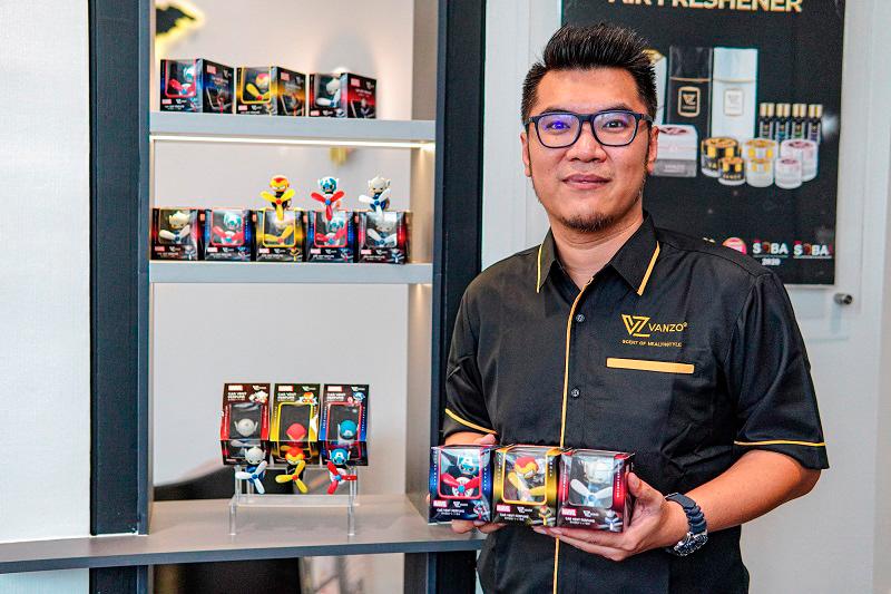 $!VANZO Channel Manager Michael Tan expressed great joy and honour at being able to collaborate with Marvel to launch a new “Super Heroes Scent” series of car perfumes, “VANZO x Marvel Series Car Vent Perfume”.