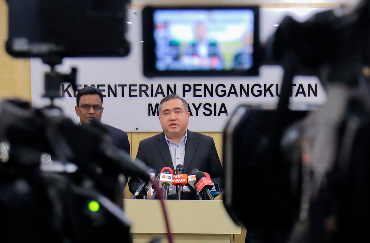Transport Minister Anthony Loke speaks at a press conference on the latest developments regarding driving licence renewals at the Ministry of Transport headquarters, Putrajaya. – theSunpix/ ADIB RAWI YAHYA