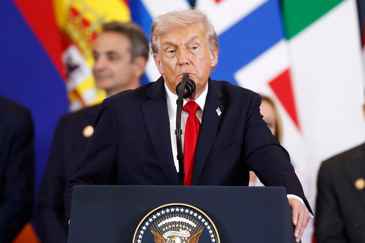 US President Donald Trump delivers a speech during the Gaza Peace Summit in Sharm El-Sheikh, on October 13, 2025. - Yoan VALAT / POOL / AFP