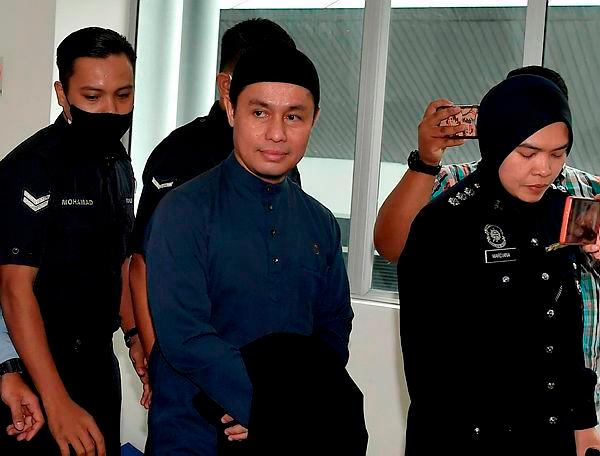 Azman Syah Alias (tengah)–Bernamapix