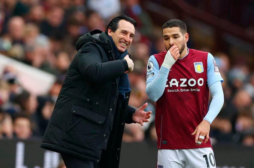 Football - Premier League - Aston Villa v Crystal Palace - Villa Park, Birmingham, Britain - March 4, 2023 Aston Villa manager Unai Emery and Emiliano Buendia speak during the match REUTERSPIX