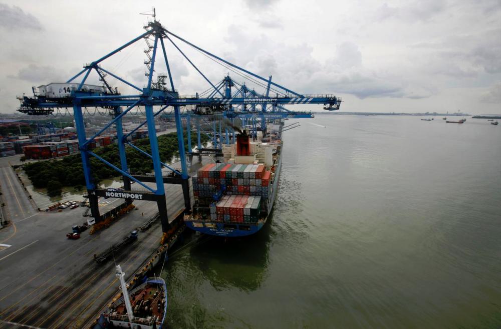 Malaysia can exceed RM1 trillion total exports target: Minister
