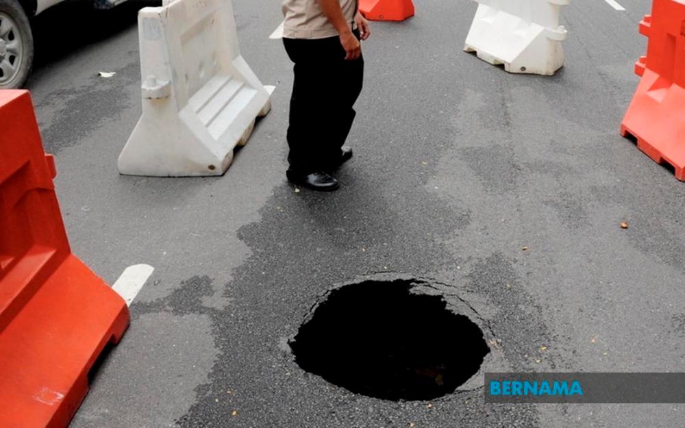 ‘DBKL potholes complaint’ WhatsApp eases channelling complaints of road damages