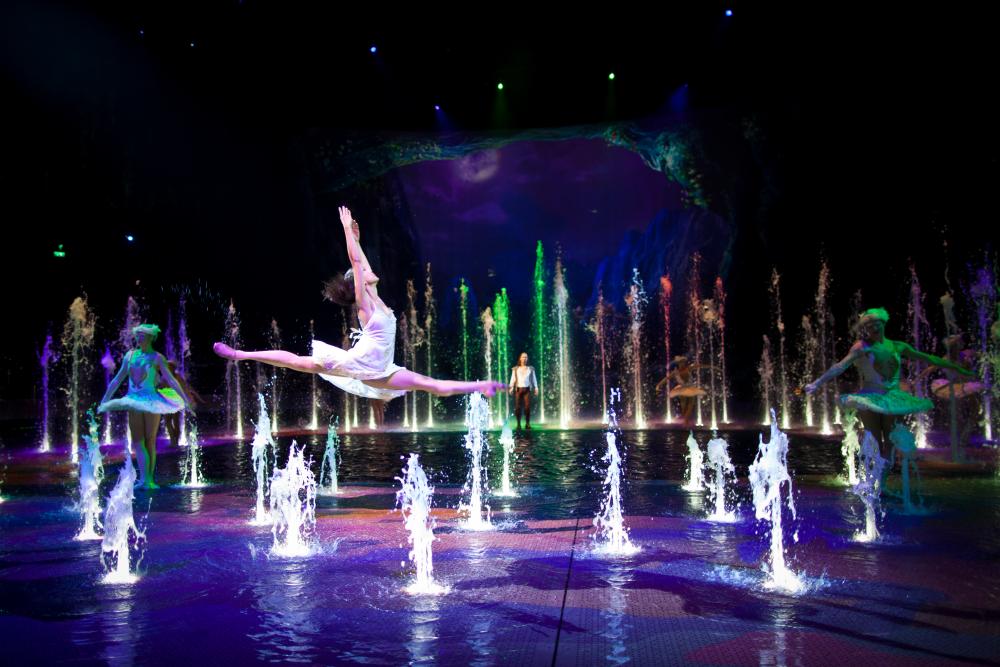 $!World class entertainment at the House of Dancing Water — pix via House of Dancing Water