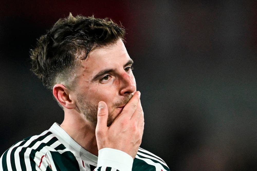 Manchester United's English midfielder, Mason Mount reacts at the end of the English Premier League football match between Brentford and Manchester United at the Gtech Community Stadium in London. - AFPpix