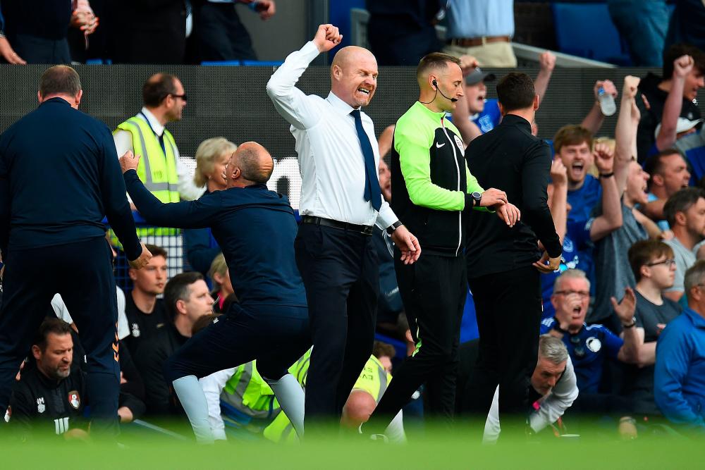Everton’s English manager Sean Dyche (C) celebrates at the end of the English Premier League football match between Everton and Bournemouth at Goodison Park in Liverpool, northwest England, on May 28, 2023/AFPpix