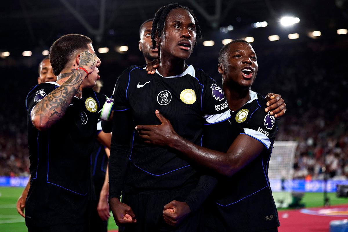 Chelsea’s English defender #23 Trevoh Chalobah scores the team’s fifth goal during the English Premier League football match between West Ham United and Chelsea at the London Stadium, in London. AFPPix