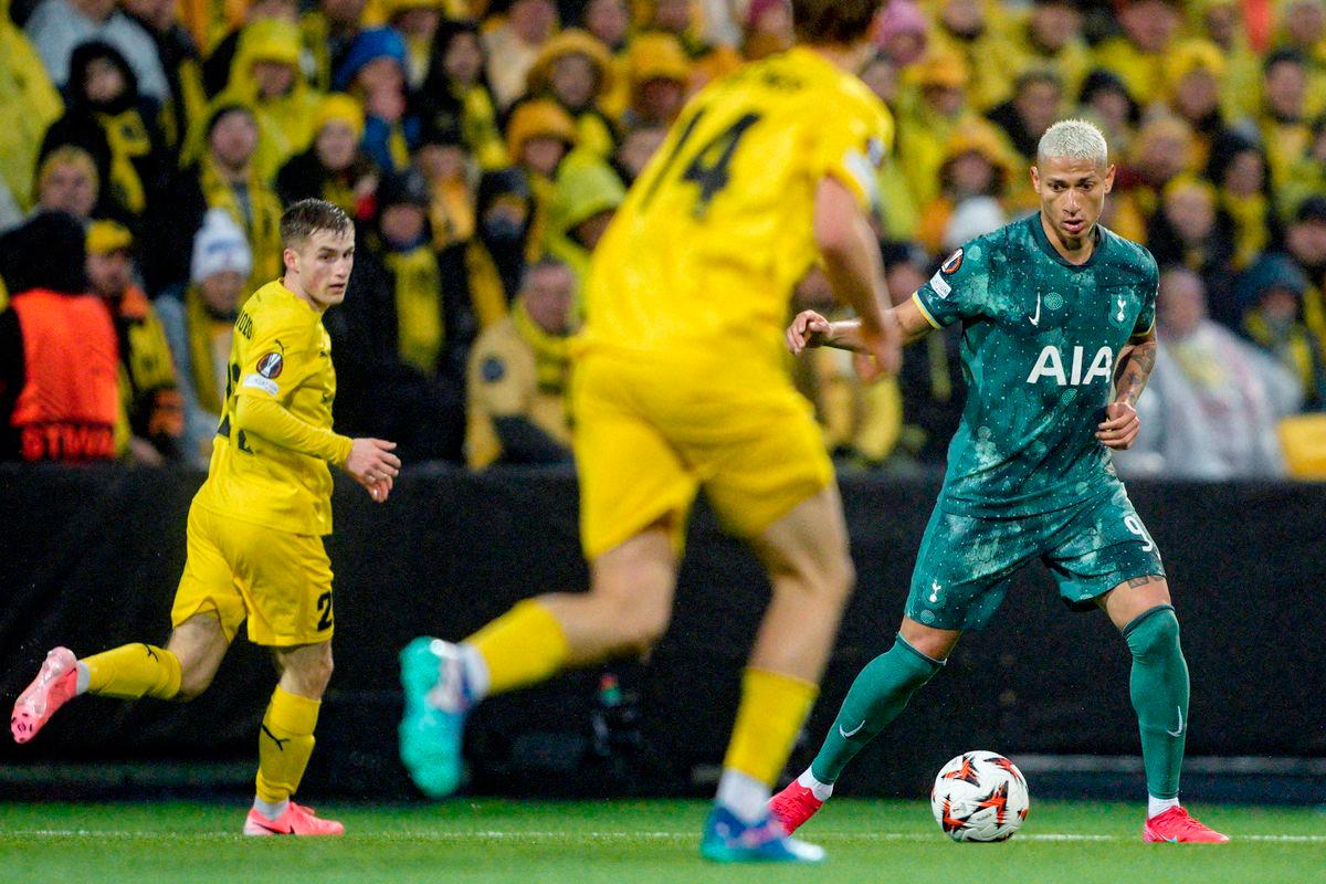 Tottenham Hotspur's Brazilian forward #09 Richarlison (R) plays the ball during the UEFA Europa League semi-final second leg football match between Bodoe/Glimt and Tottenham Hotspur in Bodoe, Norway on May 8, 2025. - AFPPIX