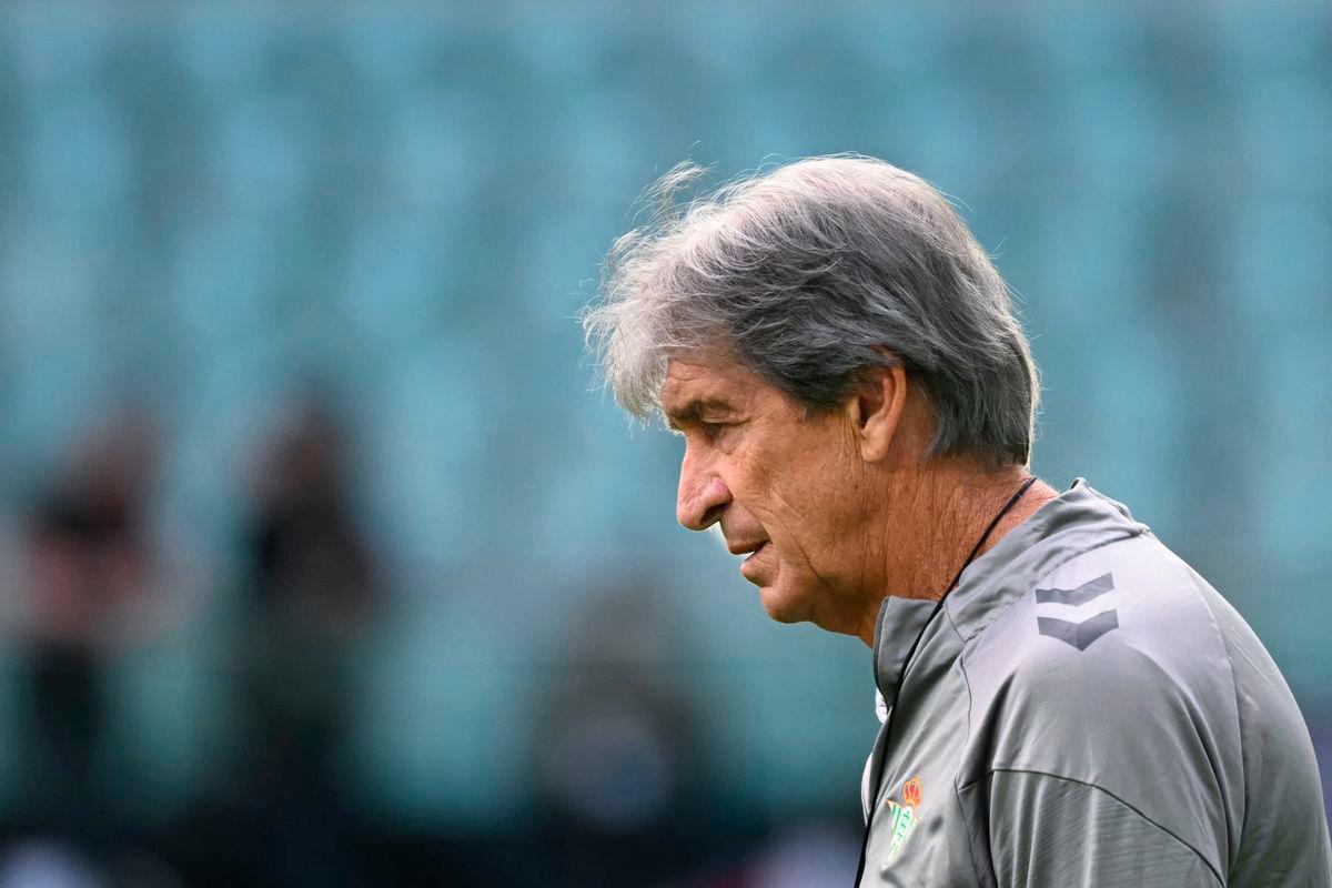 Real Betis’ Chilean coach Manuel Pellegrini looks on during a training session on the eve of the UEFA Conference League final football match between Real Betis and Chelsea FC in Warsaw on May 27, 2025 AFPpix