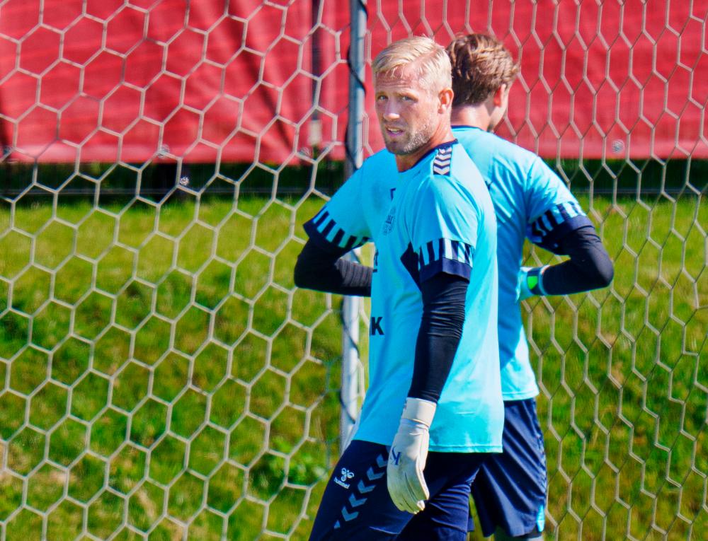Goalkeepers of the Danish national football team Kasper Schmeichel (L) and Frederik Roennow attend the team’s training session in Helsingor on September 5, 2023, prior to the UEFA EURO 2024 qualifying football matches against San Marino on September 7 and Finland on September 10/AFPPix