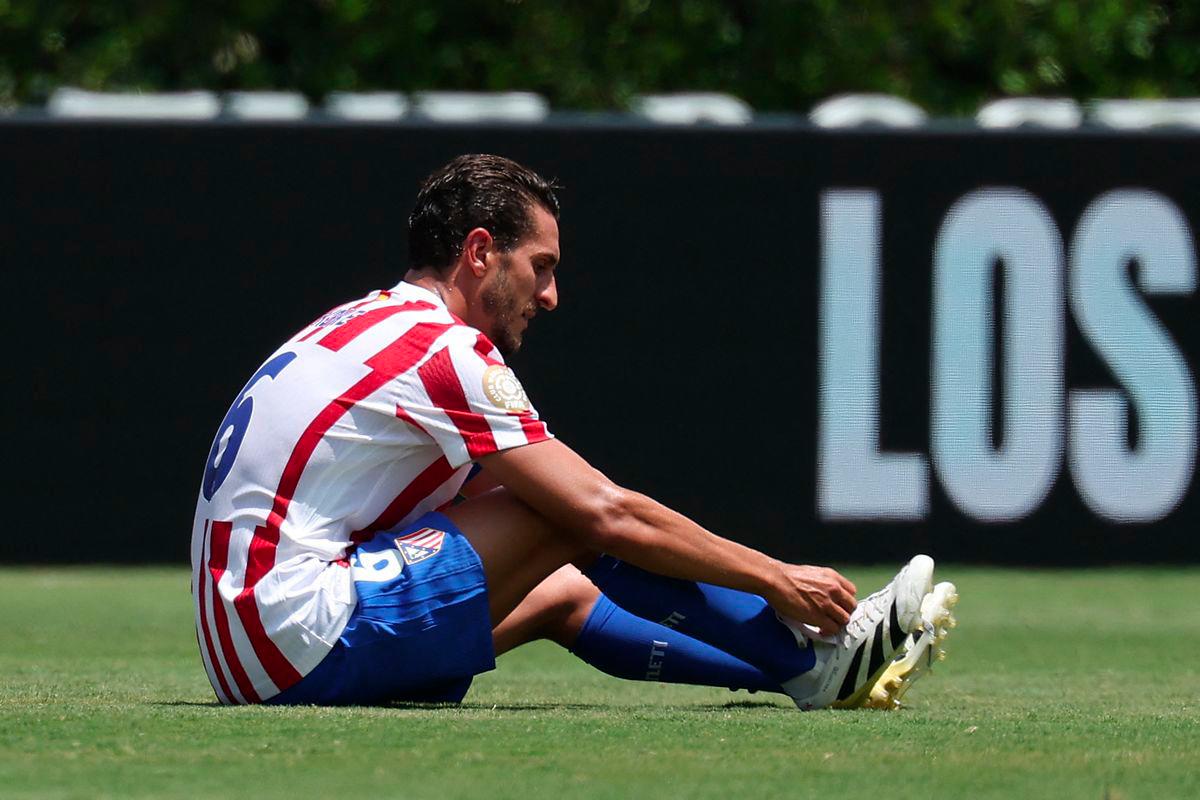 Atletico Madrid's Spanish midfielder #06 Koke reacts at the end of the FIFA Club World Cup 2025 Group B football match between Spain's Atletico de Madrid and Brazil's Botafogo at the Rose Bowl stadium in Los Angeles on June 23, 2025. - AFPPIX