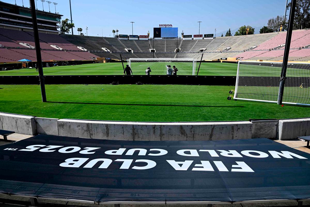 Workers install a goal at the Rose Bowl Stadium ahead of the Club World Cup 2025 match between Paris Saint-Germain (PSG) and Atletico Madrid in Pasadena, California, on June 12, 2025. AFPpix