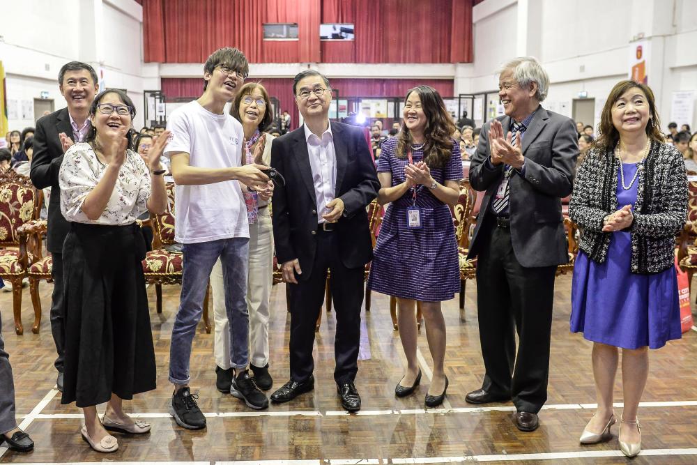 Fourth from left: FCUC COO Yeong Yin Cheng, director Tan Sri Teo Chiang Liang, Lee and FCUC vice chancellor Prof Dr Mak Chai. SUNPIX by ADIB RAWI YAHYA