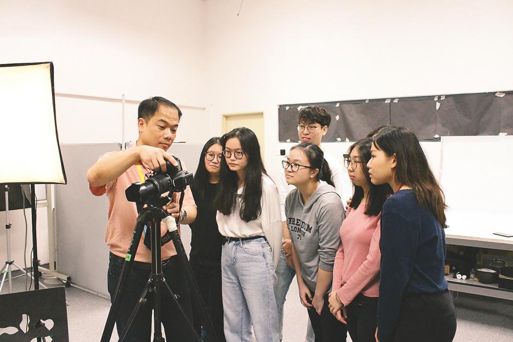 FDBE students will enjoy usage of state-of-the-art learning facilities, such as the Photography Studio.