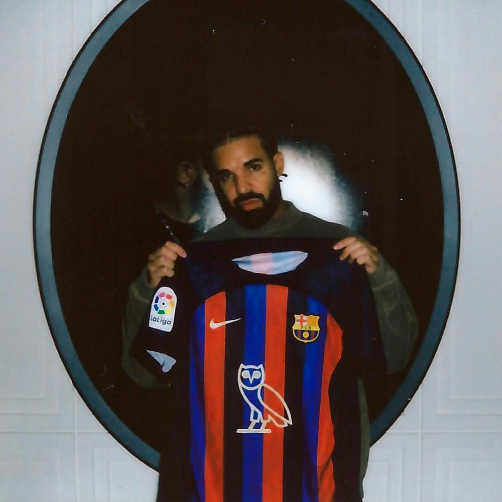 Barcelona will appear in El Clasico with the logo of artist Drake on its jersey as part of collaboration with Spotify. Twitter/@fcbarcelona_tr