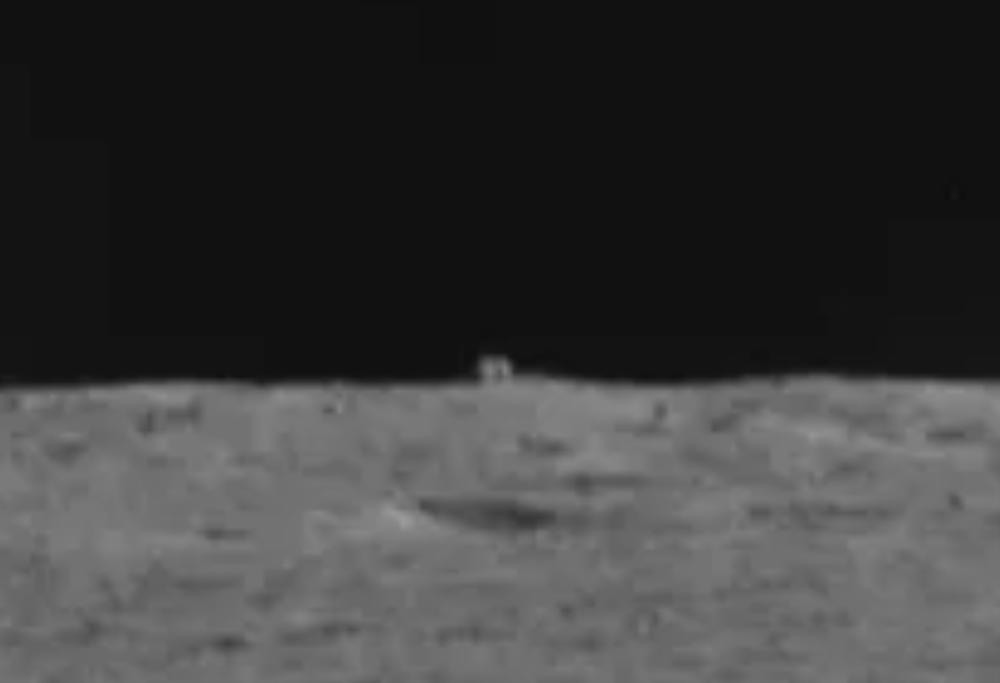 Cube-like object captured by a Chinese rover on the far side of the moon. @AJ_FI TWITTERpix