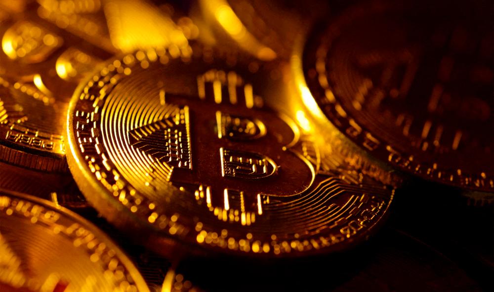 Spot bitcoin ETF draw nearly US 2b in first three days of trading