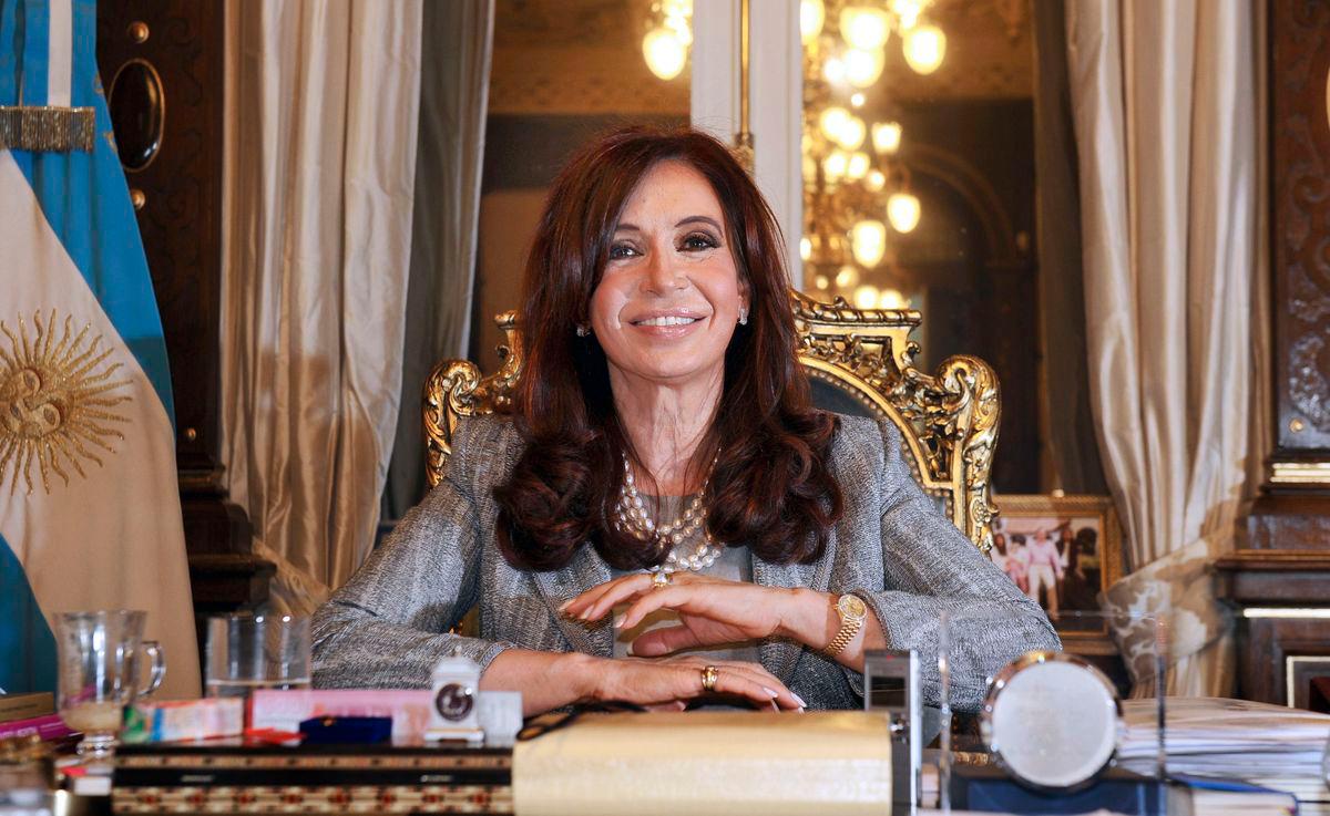 This file photo taken on September 29, 2010 shows Argentina’s President Cristina Fernandez de Kirchner during an interview with journalists at the presidential palace in Buenos Aires. (Photo by AFP / Daniel GARCIA)