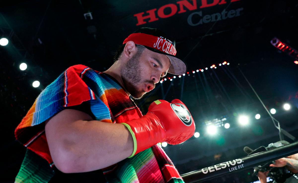 (FILES) Mexico’s Julio Cesar Chavez Jr. enters the ring ahead of his cruiserweight boxing bout against USA’s Jake Paul at the Honda Center in Anaheim, California, on June 28, 2025 - AFP