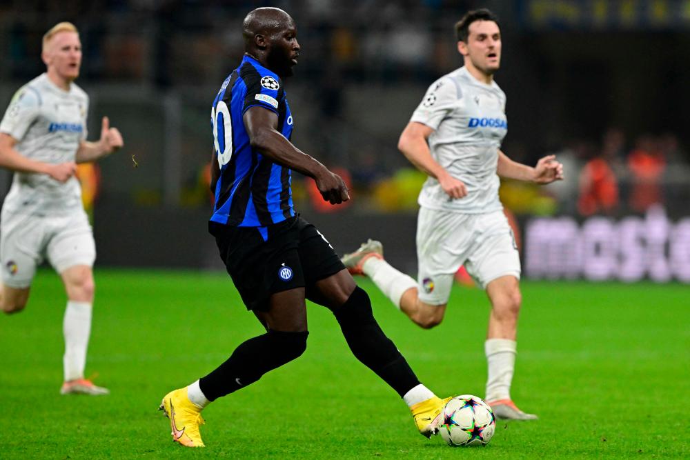 In this file photograph taken on October 26, 2022, Inter Milan’s Belgian forward Romelu Lukaku (C) controls the ball during the UEFA Champions League Group C football match between Inter Milan and Viktoria Plzen at the Giuseppe-Meazza (San Siro) stadium in Milan/AFPPix