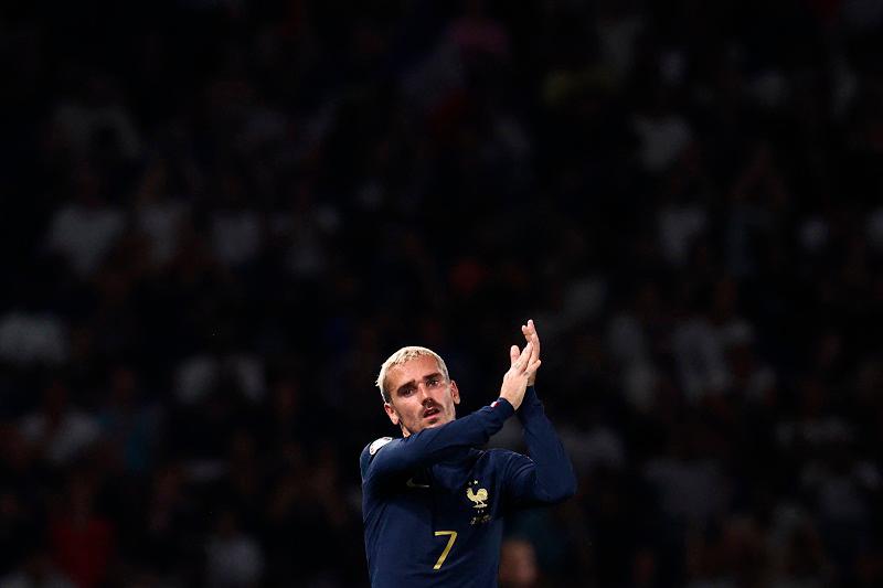 France’s forward #07 Antoine Griezmann greets supporters as he leaves the pitch after a substitution during the UEFA Euro 2024 football tournament Group B qualifying match between France and Republic of Ireland, at the Parc des Princes stadium in Paris, on September 7, 2023. France’s 2018 World Cup-winning star Antoine Griezmann on September 30, 2024 announced his retirement from international football, bringing to an end a 10-year career with his country. - AFPpix