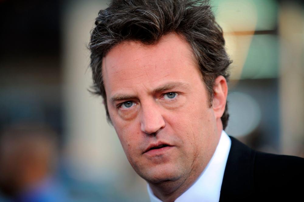 Actor Matthew Perry arrives at the Los Angeles premiere of 17 Again at the Grauman’s Chinese Theater in Hollywood, California, April 14, 2009/AFPPix