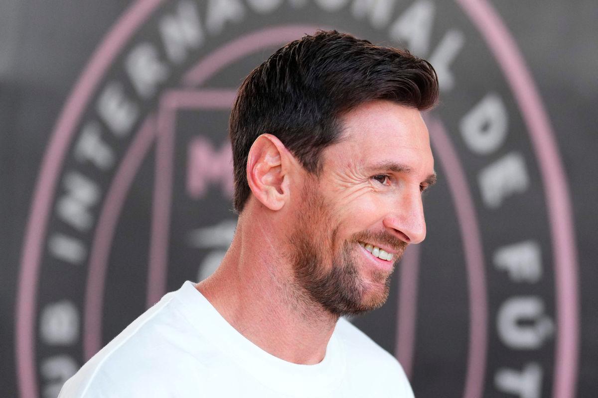 Lionel Messi #10 of Inter Miami CF arrives prior to the Leagues Cup Quarter-final between Inter Miami CF and Tigres UANL at Chase Stadium on August 20, 2025 in Fort Lauderdale, Florida. Rich Storry/Getty Images/AFP (Photo by Rich Storry / GETTY IMAGES NORTH AMERICA / AFP)
